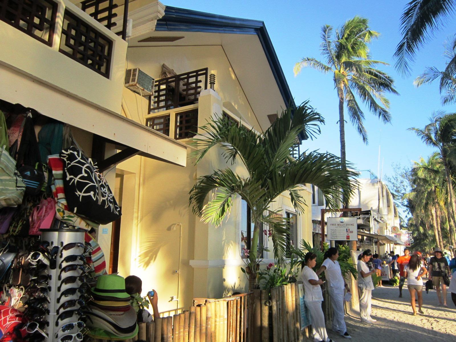 Casa Fiesta Resort Боракай Экстерьер фото